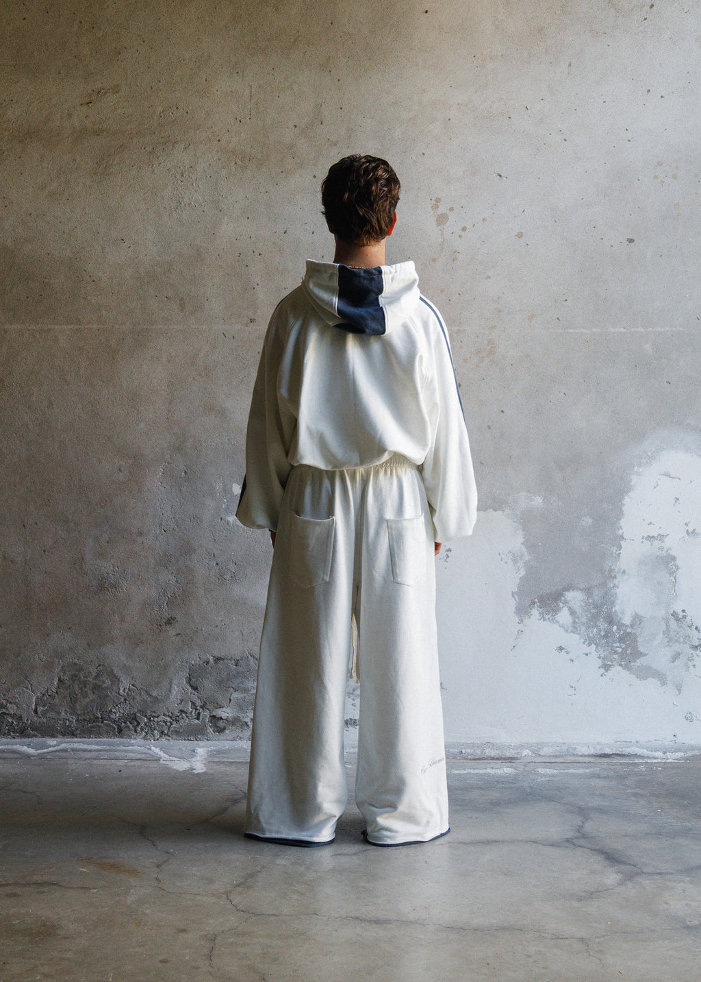 WHITE SOUL HOODIE