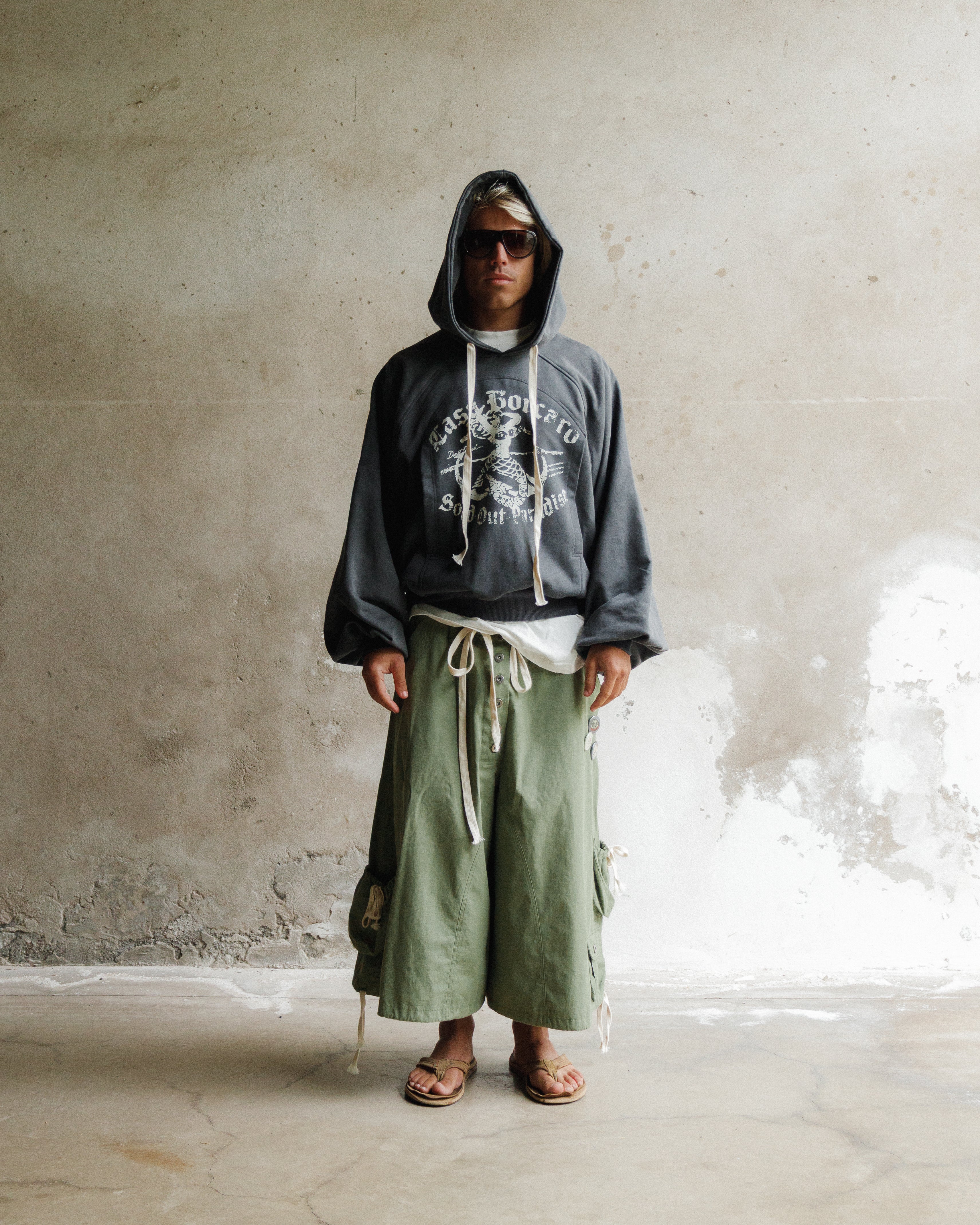 GREY DESSERT ISLAND HOODIE