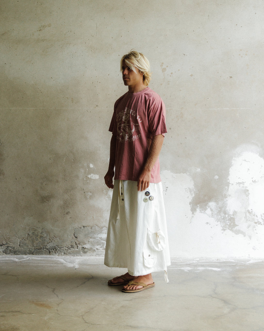 WHITE SUMMER CARGO SHORT