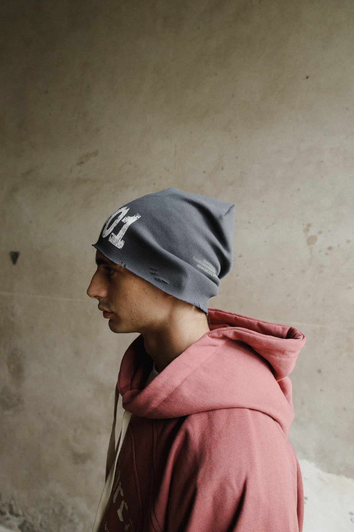 R001 BEANIE - GREY