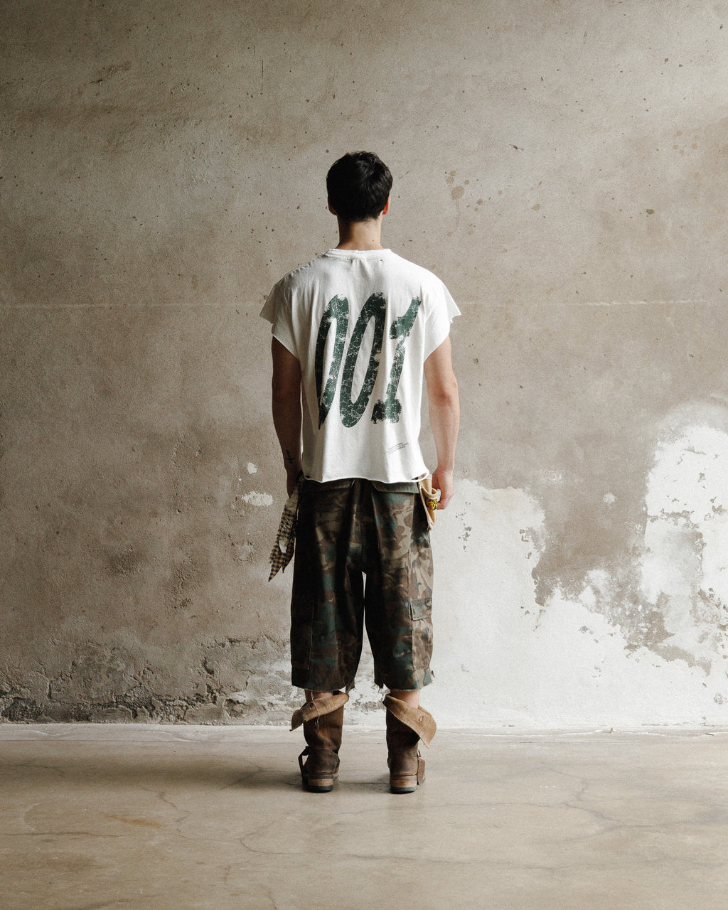 R001 TEE - 003