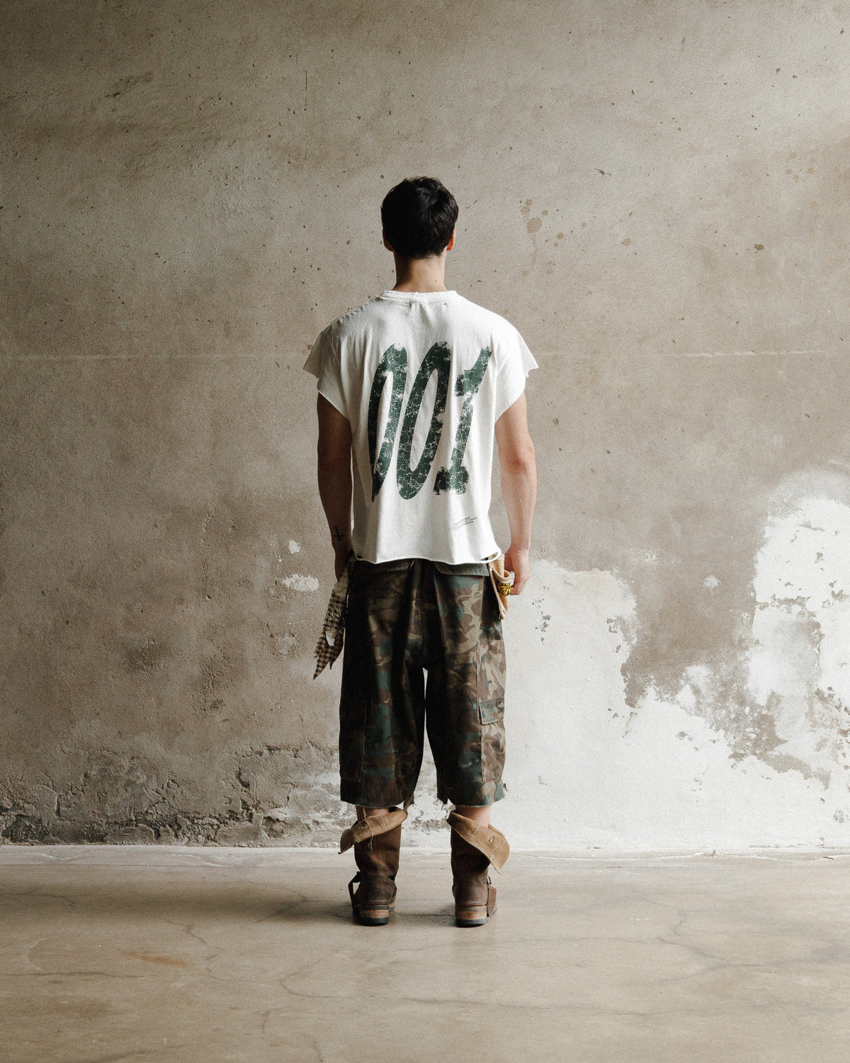 R001 TEE - 003