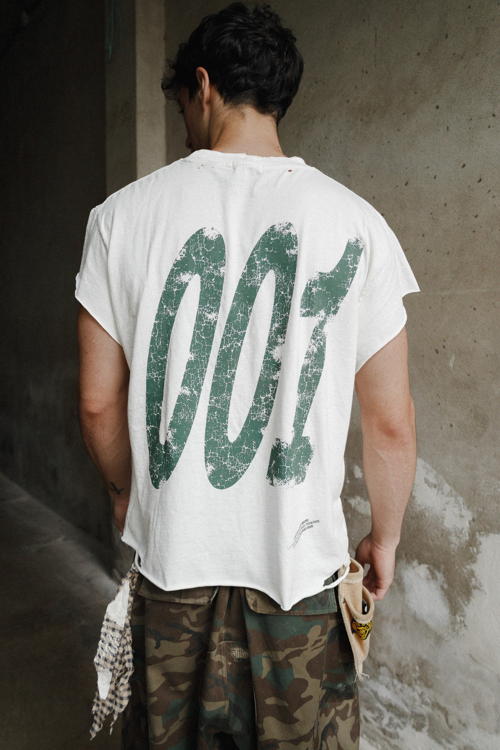 R001 TEE - 003