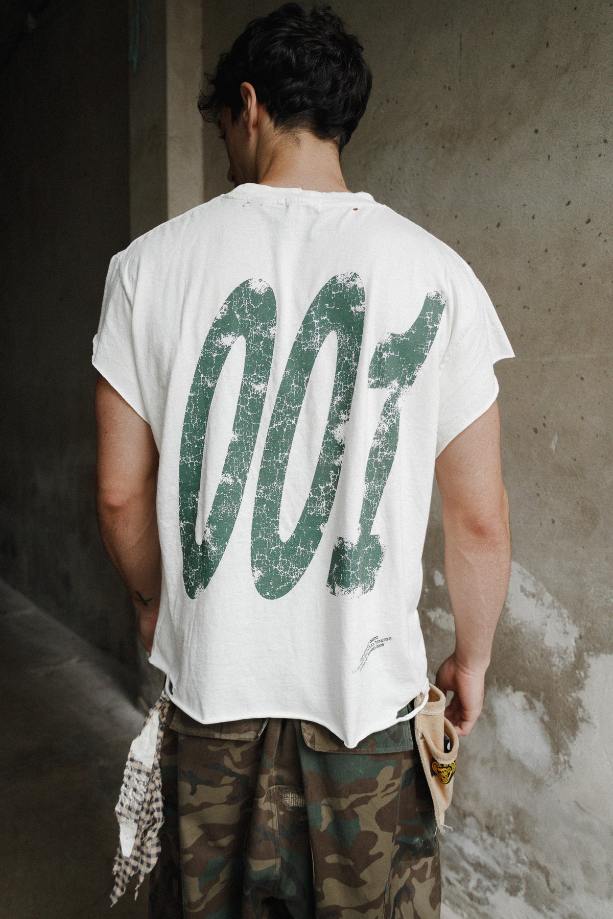 R001 TEE - 003