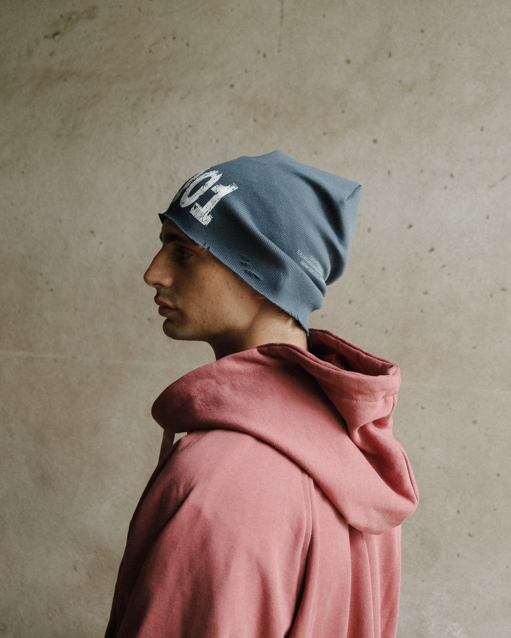 R001 BEANIE - BLUE