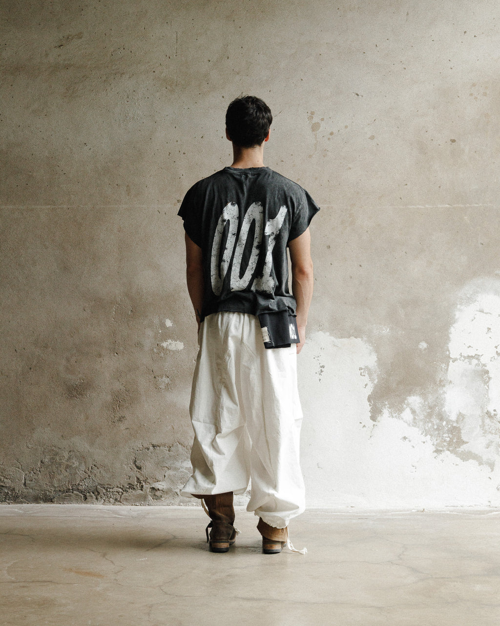 R001 TEE - 001