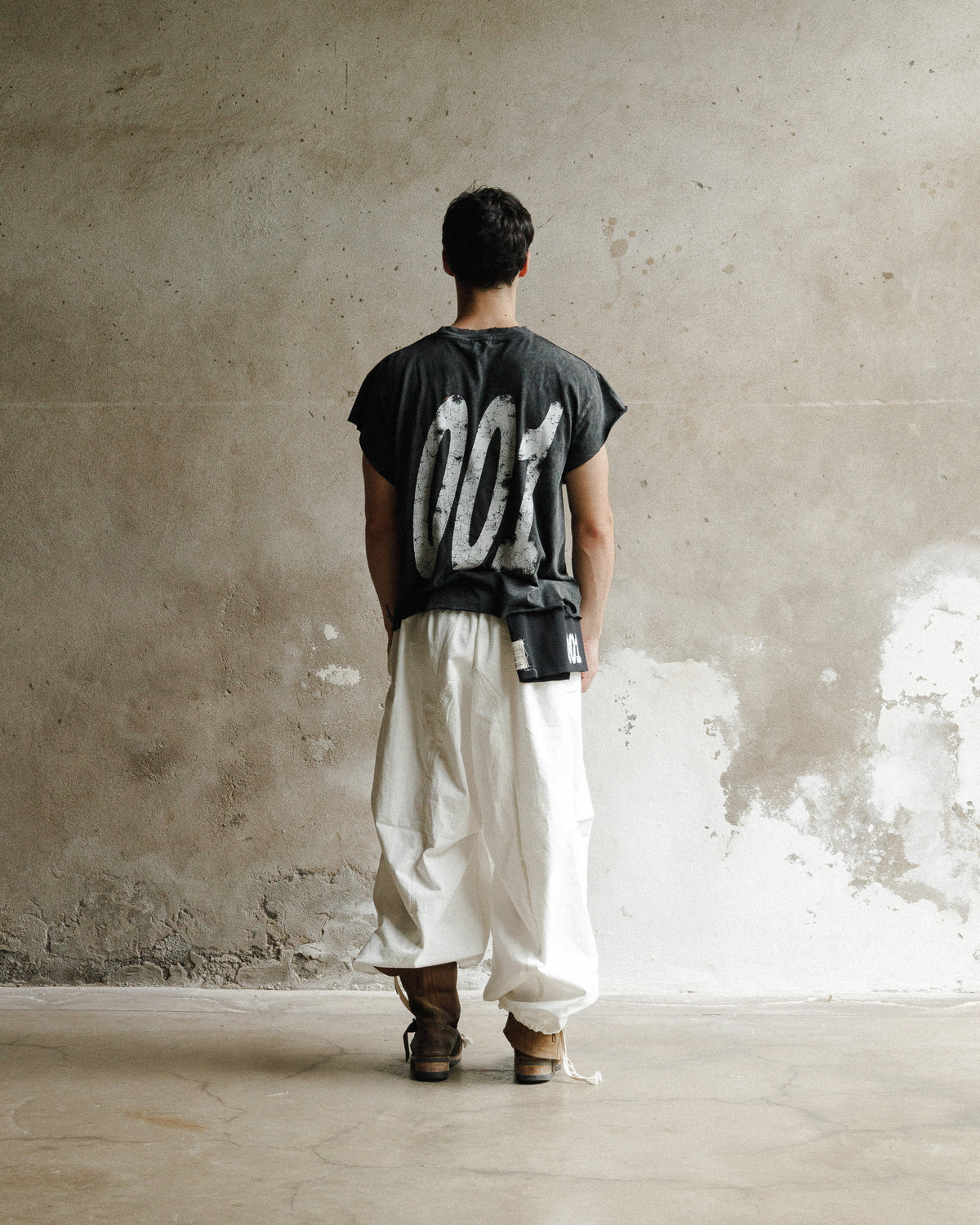 R001 TEE - 001