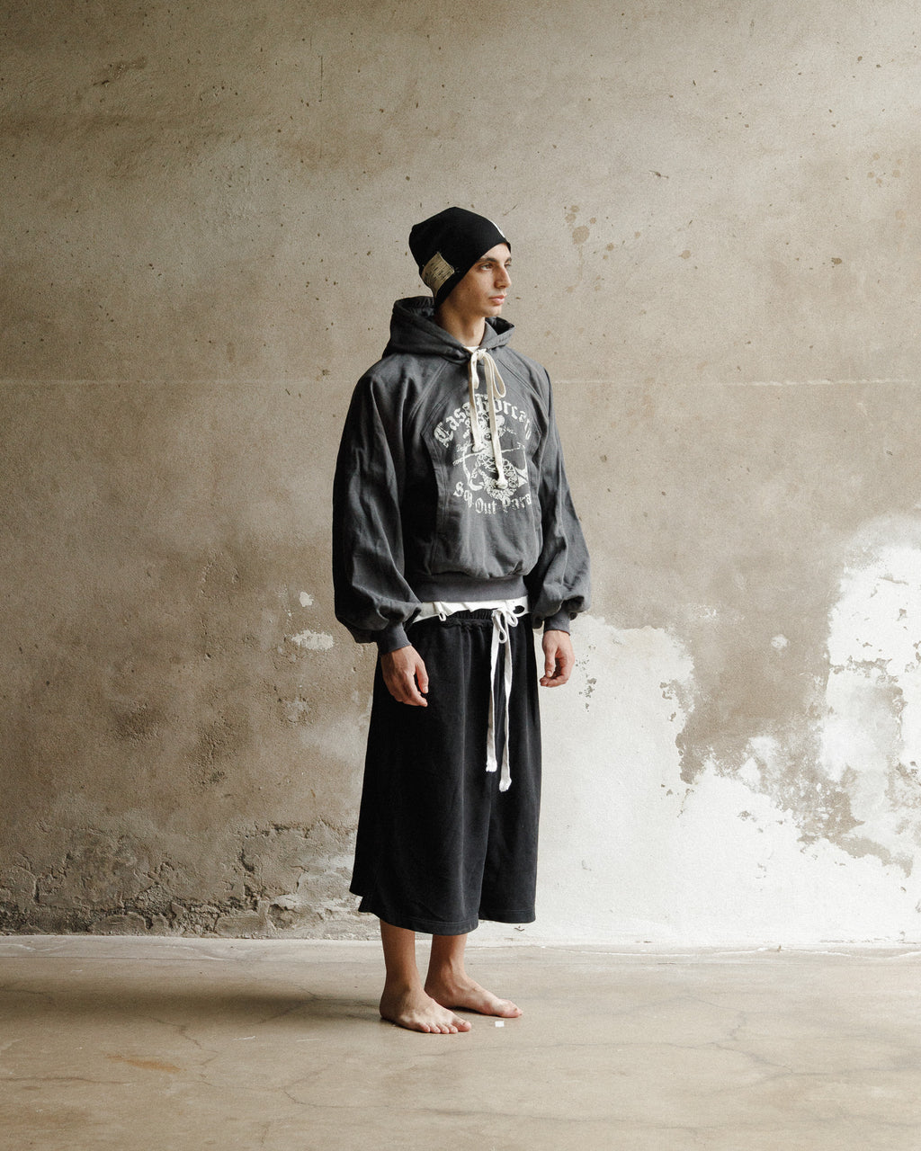 R001 BEANIE - BLACK