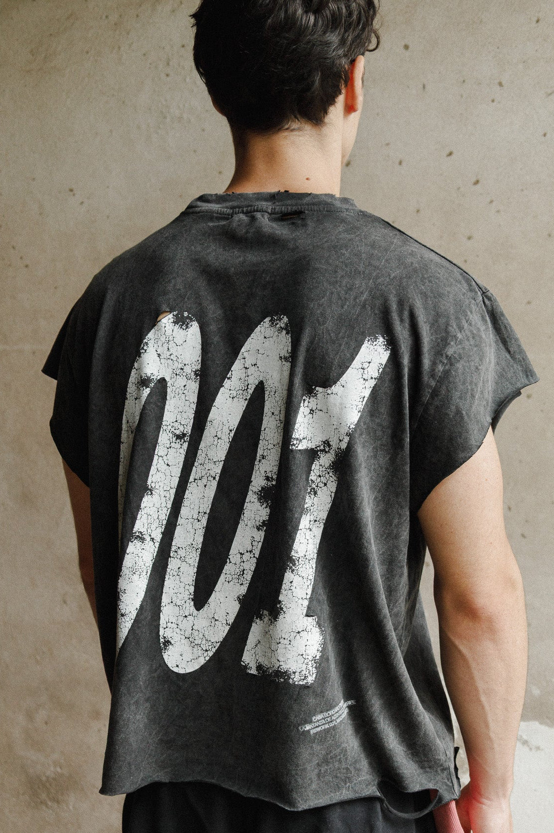 R001 TEE - 001