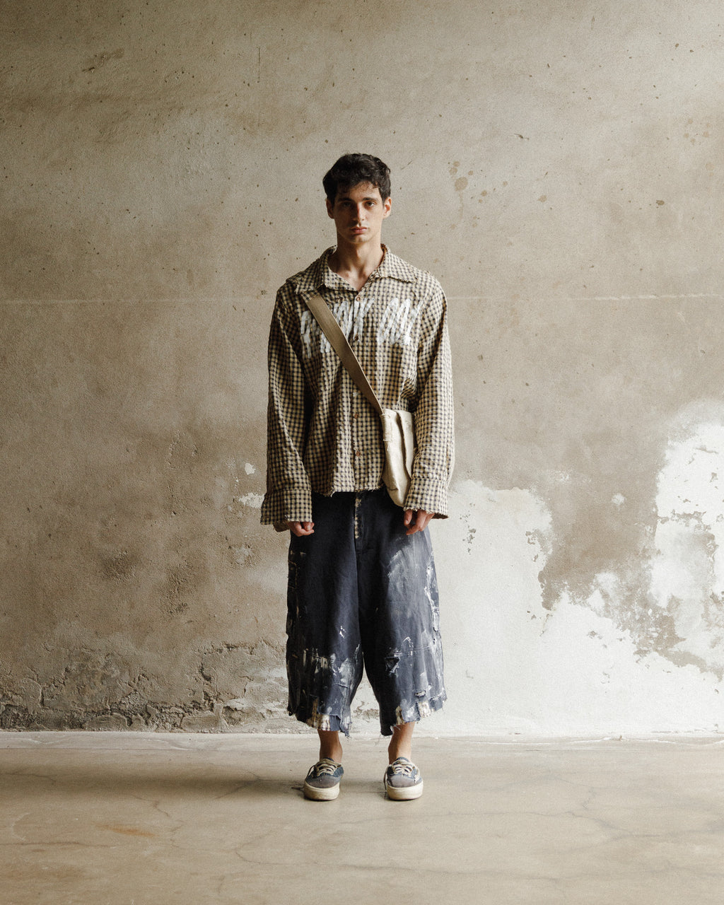 R001 - BUTTON SHIRT