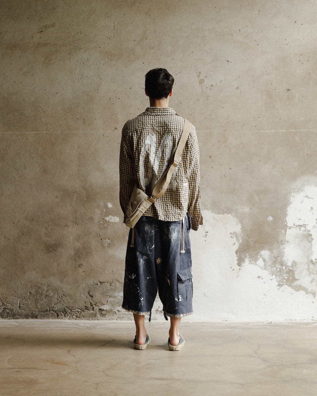 R001 - BUTTON SHIRT